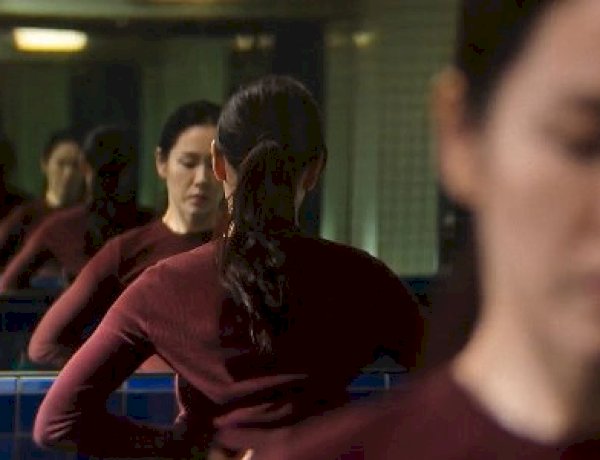 4 Fakta Unik Film No Other Choice, Menangkan Blue Dragon Film Awards 2025