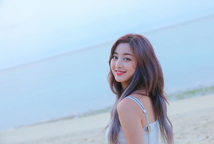 6 Fakta Menarik Jihyo TWICE, Jalin Hubungan dengan Yun Sungbin?